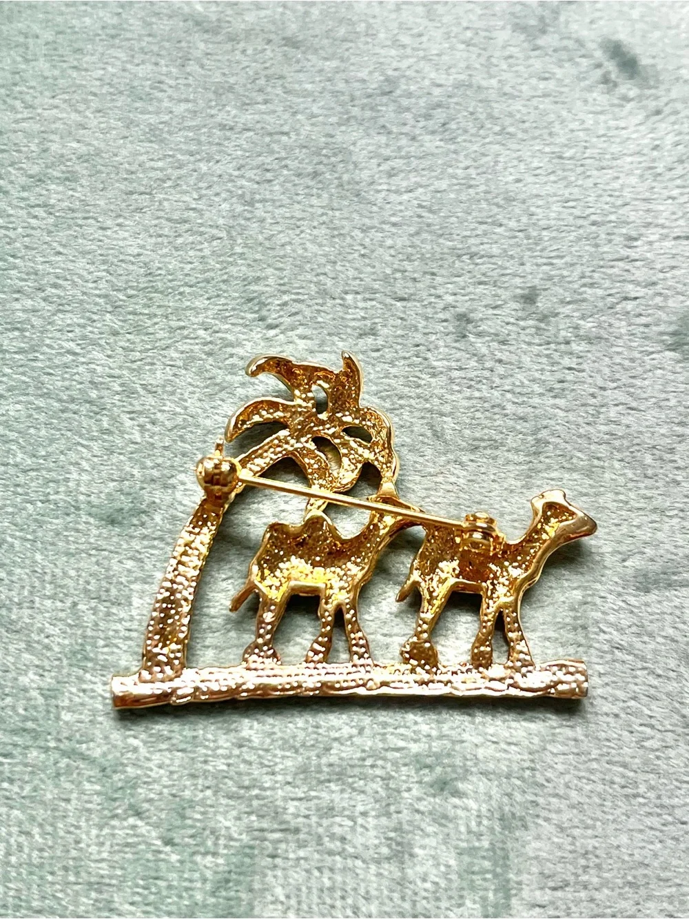 Vintage Camel brooch - MCM - gold tone green and clear rhinestone- palm tree